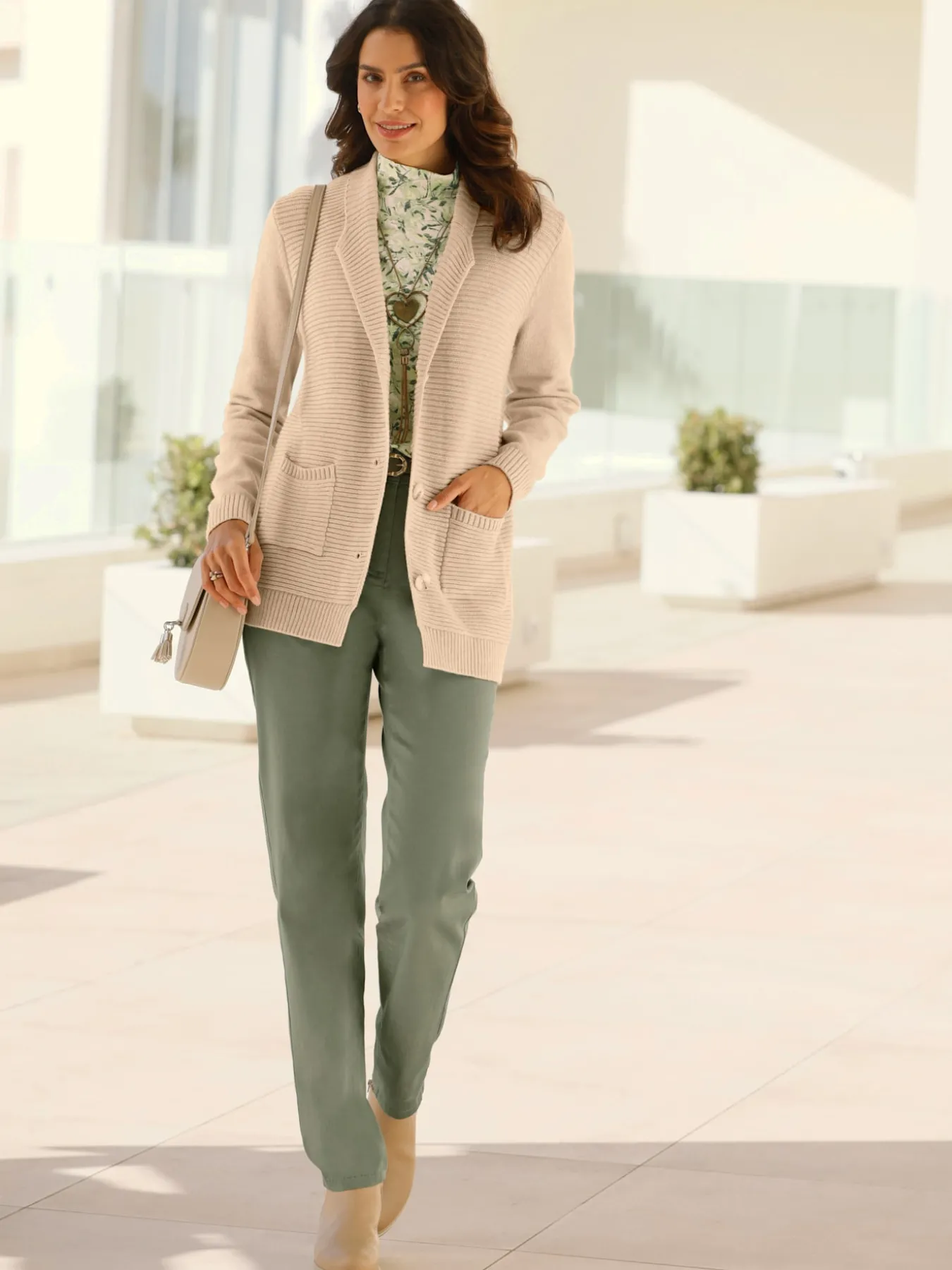 Pantalon chino qualité coton doux sur la peau