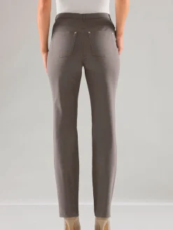 Pantalon féminin à coupe 5 poches classique