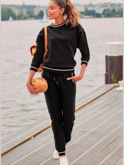 Pantalon molletonné pantalon sweat au style universitaire