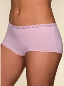 Panty gainant hipster avec joli bord en dentelle