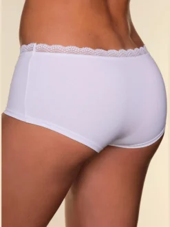 Panty gainant hipster avec joli bord en dentelle