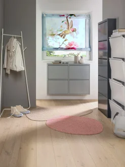 Portemanteau sur pied idéal pour les coins non utilisés