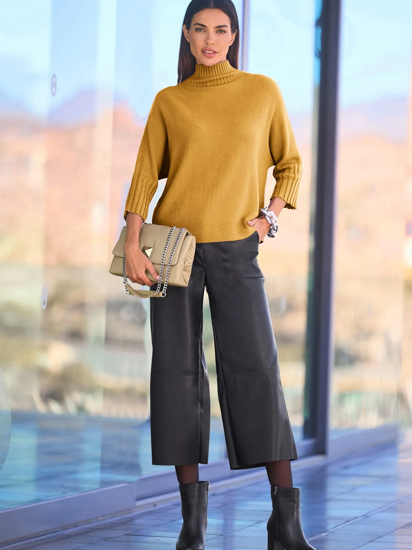 Pull à col montant 50% viscose