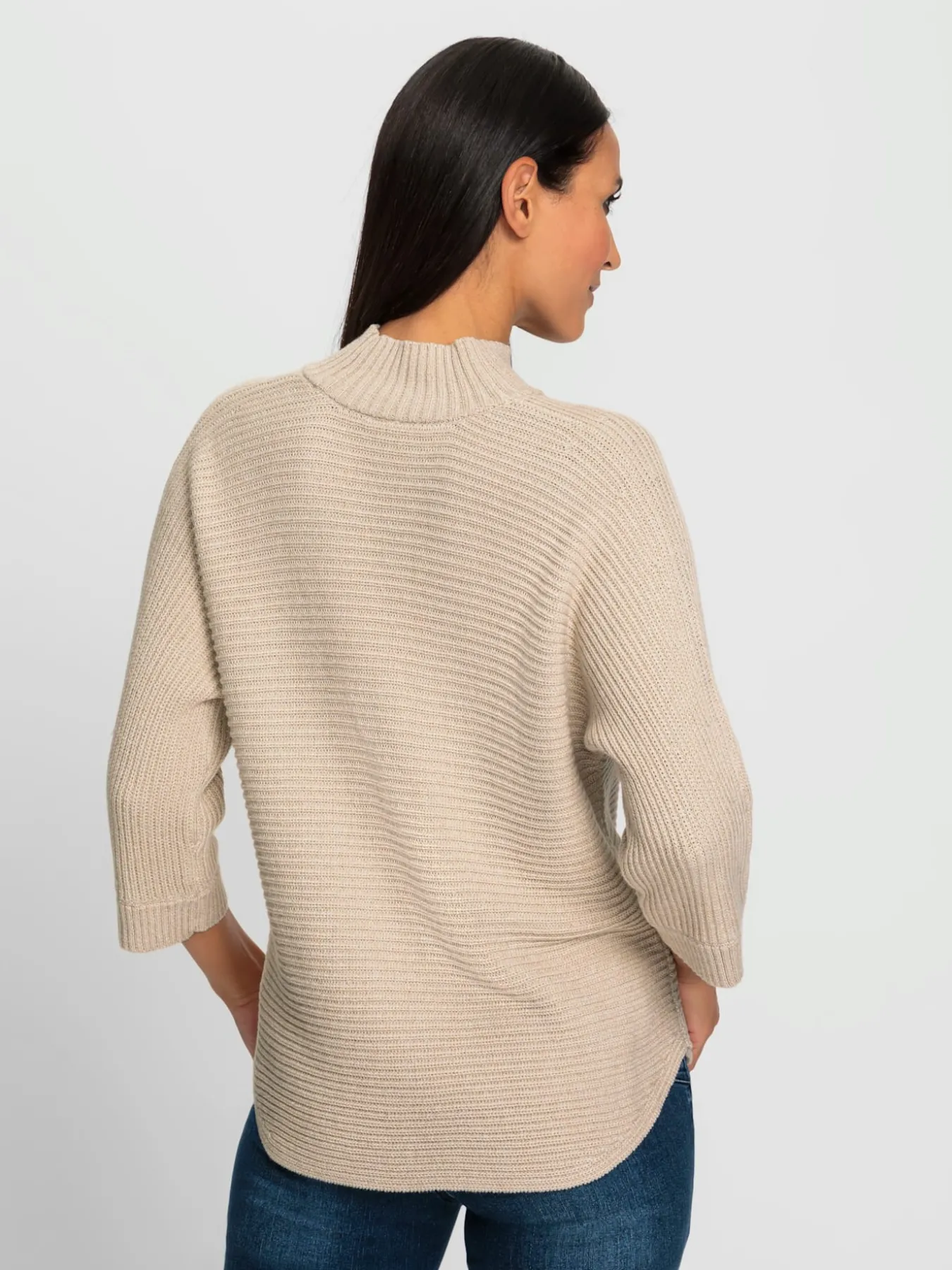 Pull à col montant tricot côtelé moderne
