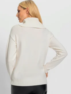 Pull à col roulé joli motif tricoté
