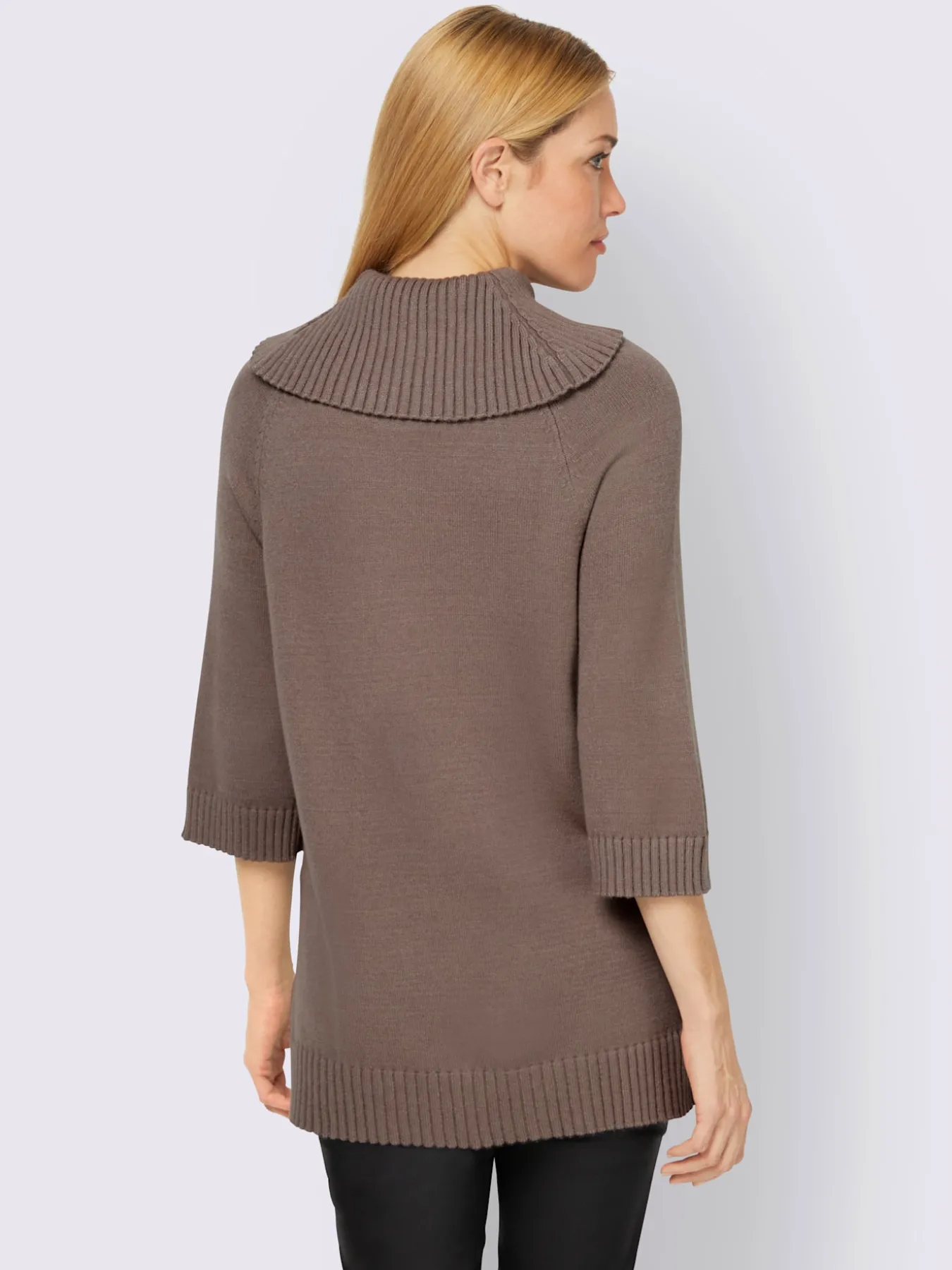 Pull à col roulé plus long au dos