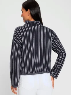 Pull à rayures rayures contrastées affinantes
