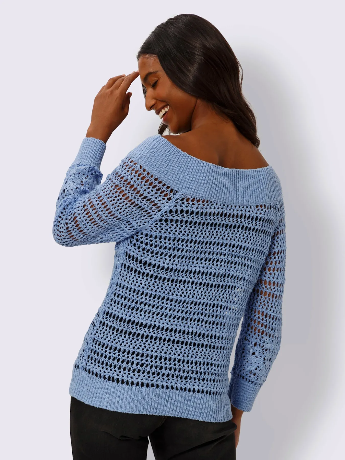 Pull ajouré broderie florale