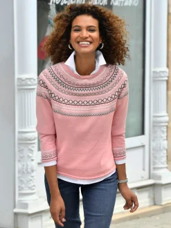 Pull au motif norvégien en jacquard col rond avec bordure ondulée