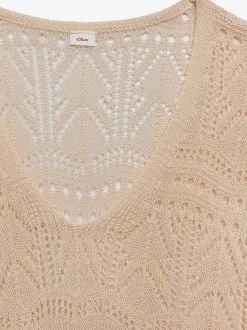 Pull de plage encolure en v dégagée
