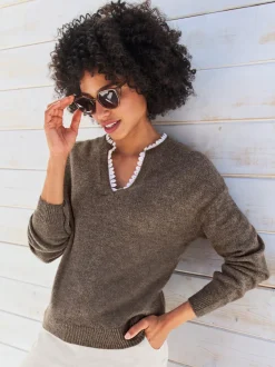 Pull empiècement en dentelle délicat