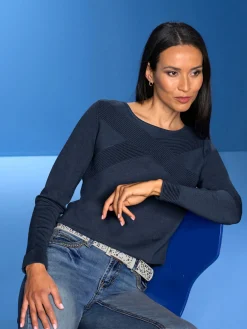 Pull en tricot fin à encolure ronde