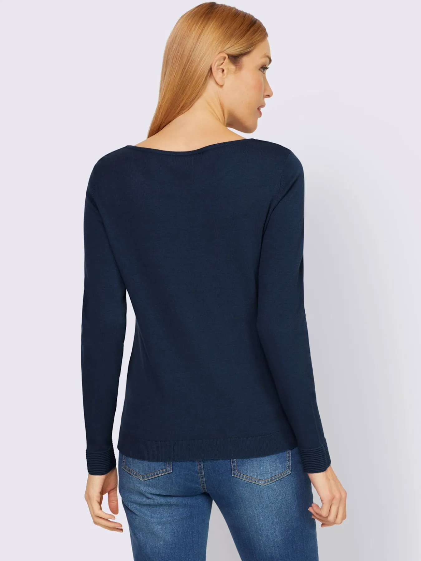 Pull en tricot fin à encolure ronde