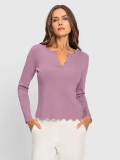 Pull en tricot fin bords ondulés élégants