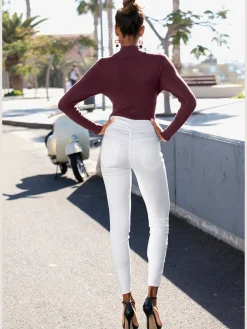 Pull en tricot fin, encolure haute