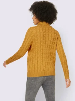 Pull en tricot fin motif torsadé classique