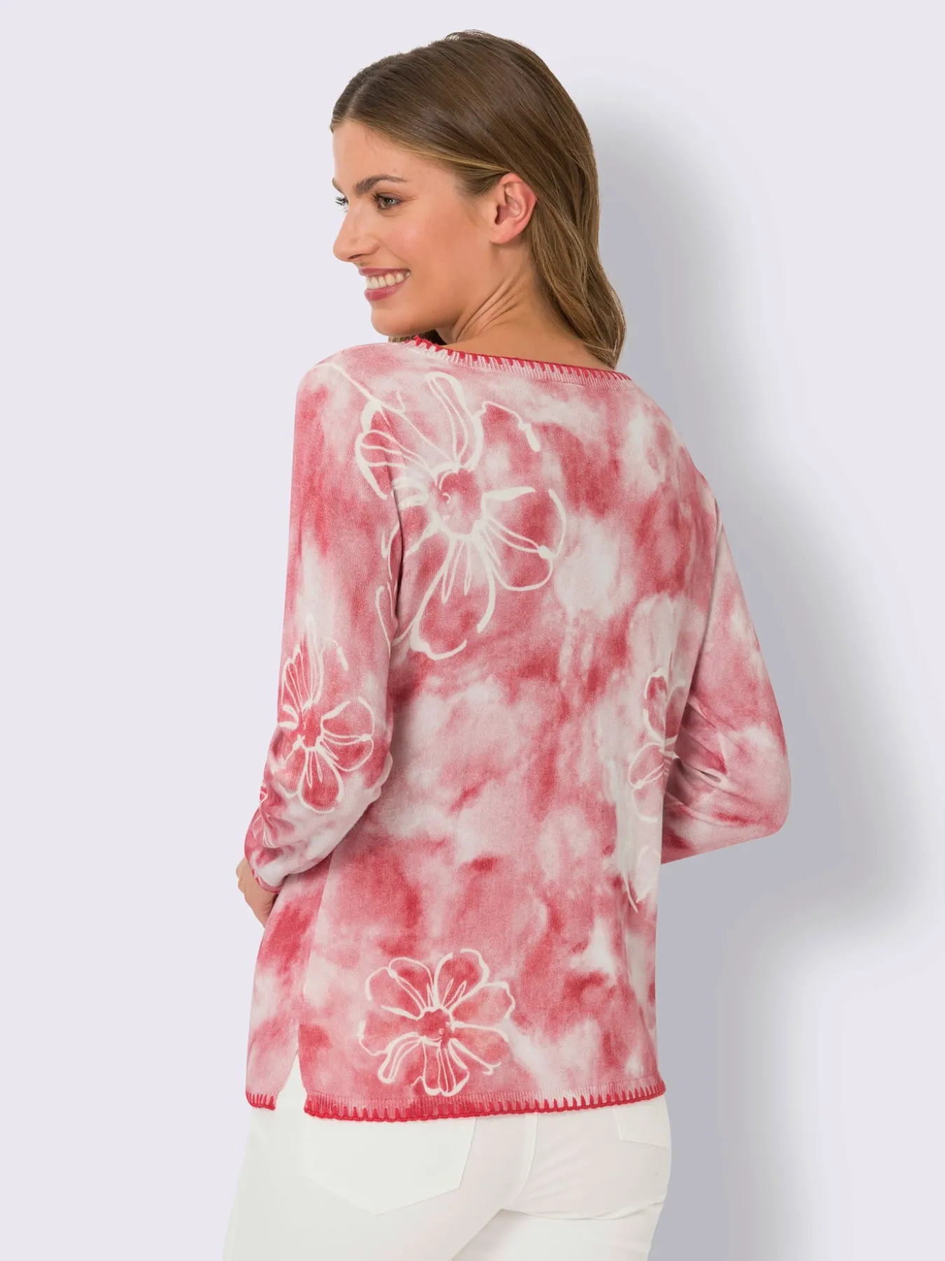 Pull en tricot fin ourlets et bords piqués