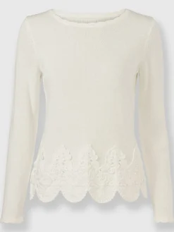 Pull en tricot fin superbe broderie de cordonnet