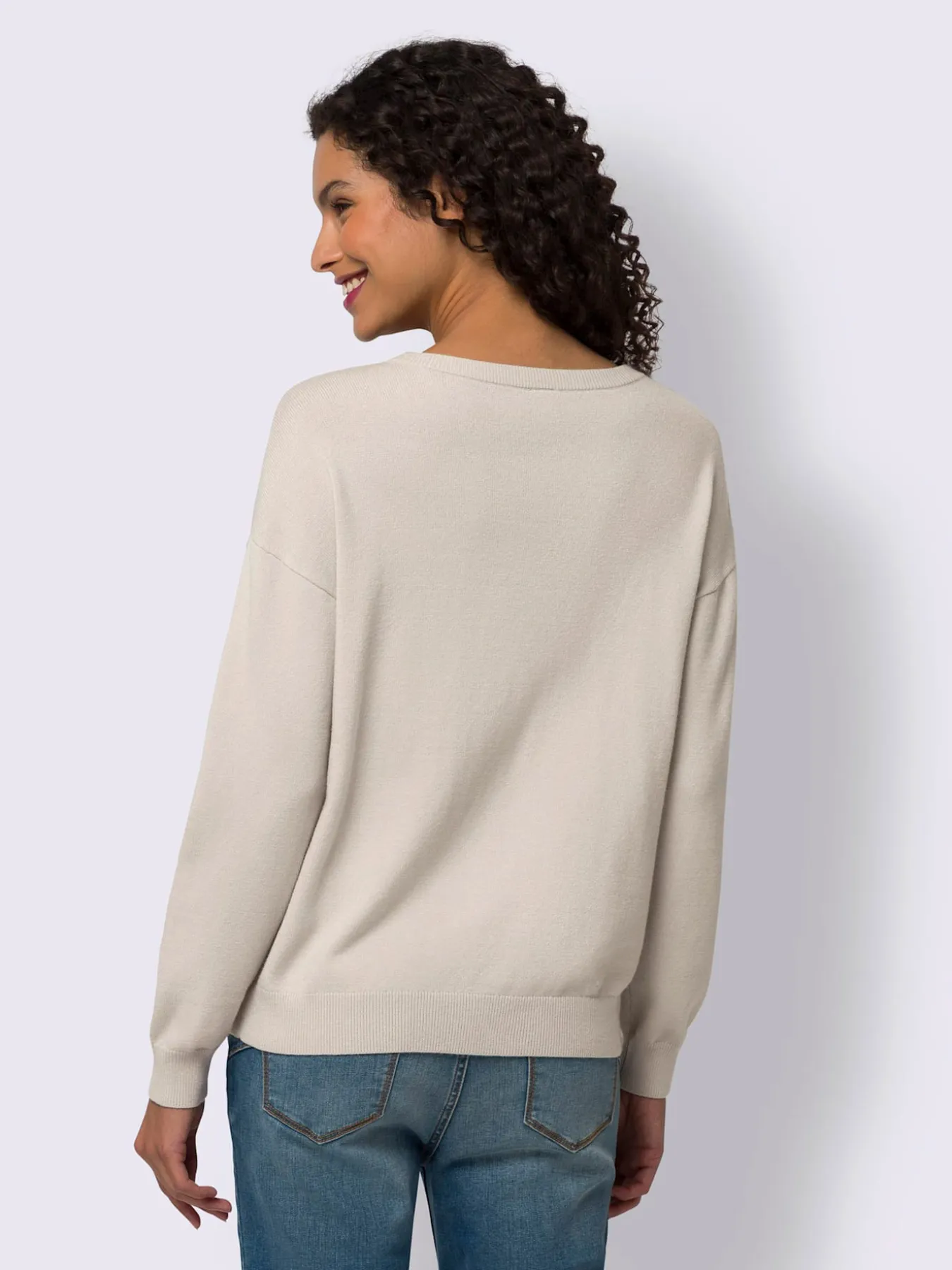 Pull en tricot fin superbe broderie florale