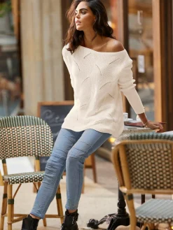 Pull en tricot motif maille moderne