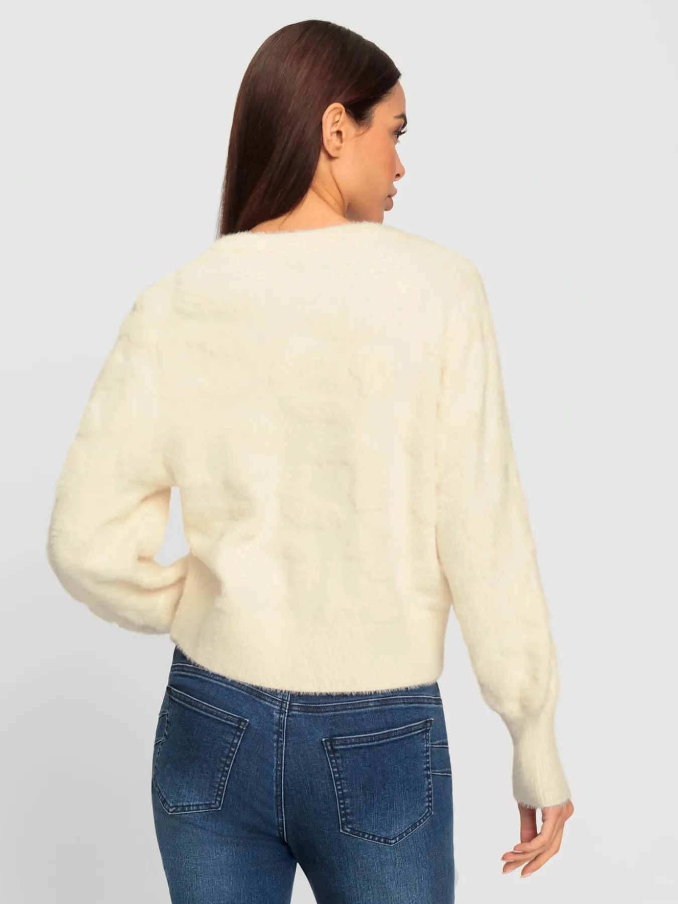 Pull en tricot motif maille moderne