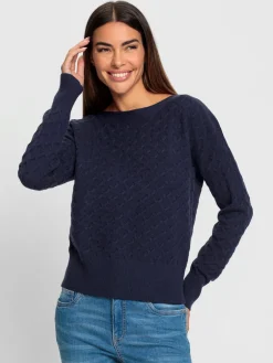 Pull en tricot superbe motif tricoté