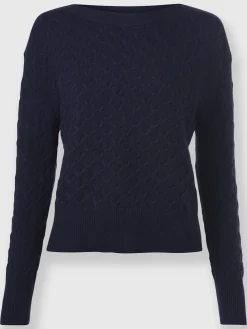 Pull en tricot superbe motif tricoté