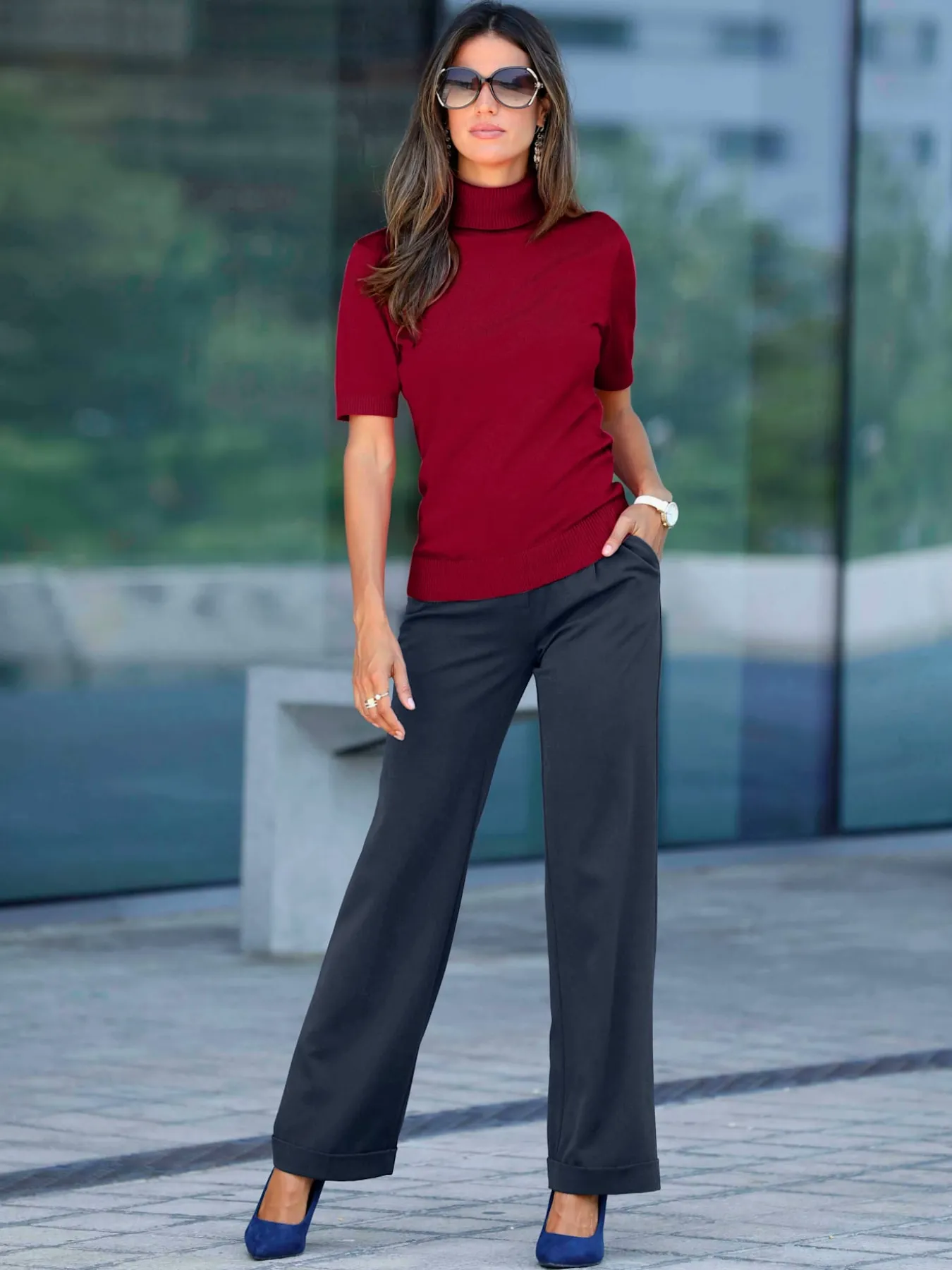 Pull femme coupe classique col roulé manches courtes