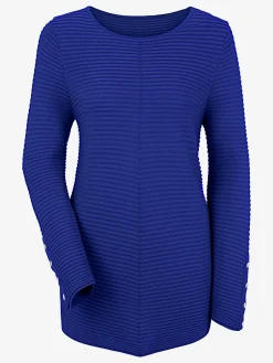Pull long col rond avec boutons décoratifs dorés sur les manches