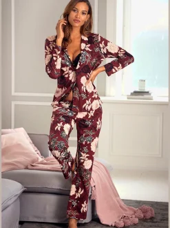 Pyjama au motif floral botanique