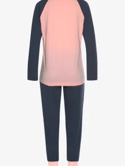 Pyjama au style universitaire