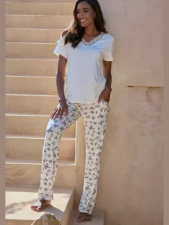 Pyjama avec joli imprimé floral