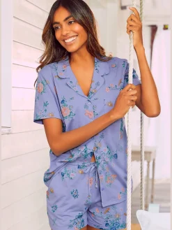Pyjama court fantaisie coupe classique