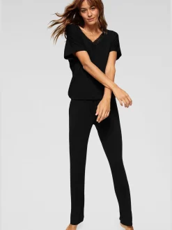 Pyjama élégant avec dentelle