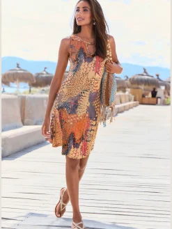 Robe de plage accessoire décoratif à l'encolure