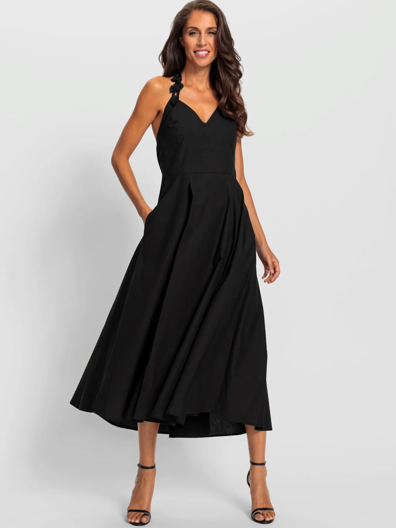 Robe dos nu bretelles réglables