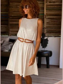 Robe d'été matière avec fils brillants couleur or