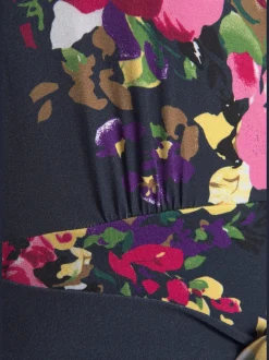 Robe d'été robe de plage avec encolure en v