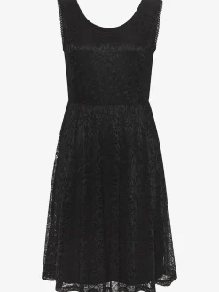 Robe en dentelle encolure ronde profonde et larges bretelles