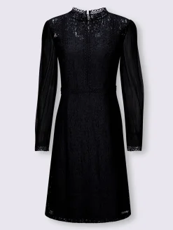 Robe en dentelle manches de qualité plissée