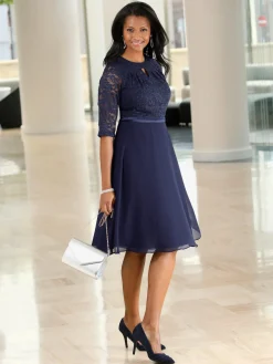 Robe en dentelle qualité tissée