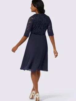 Robe en dentelle qualité tissée