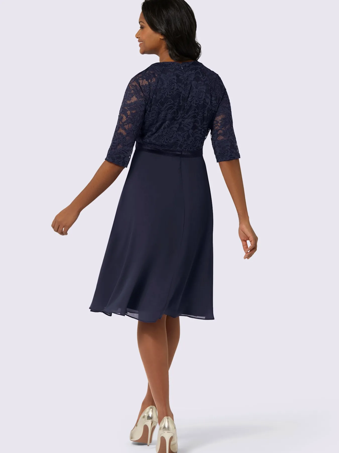 Robe en dentelle qualité tissée