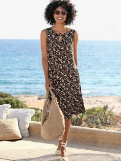 Robe en jersey découpe raffinée à l'encolure