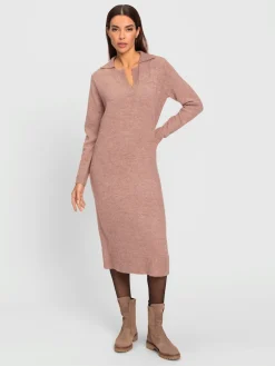 Robe en tricot col polo avec encolure en v