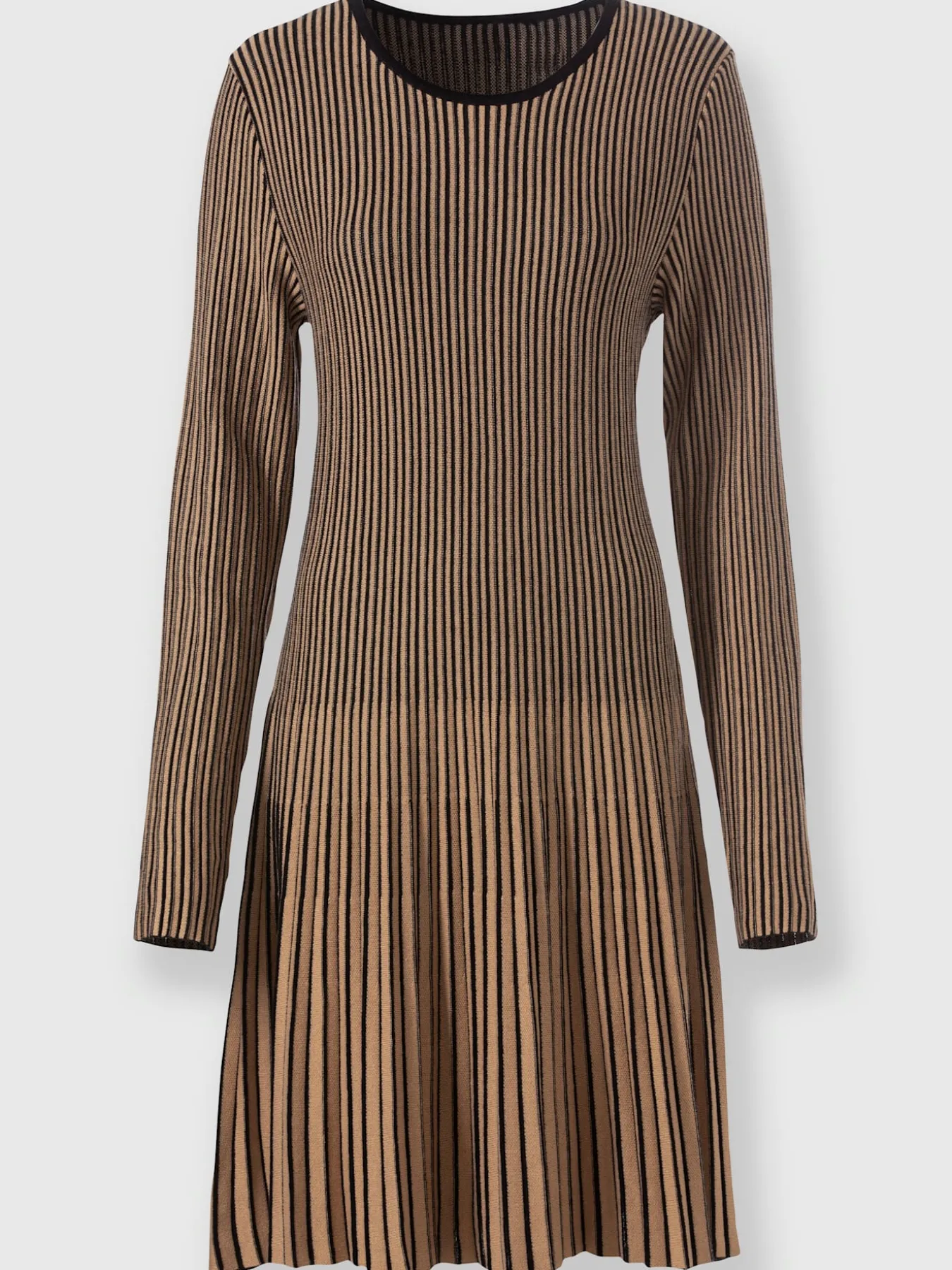 Robe en tricot effet plissé contrasté