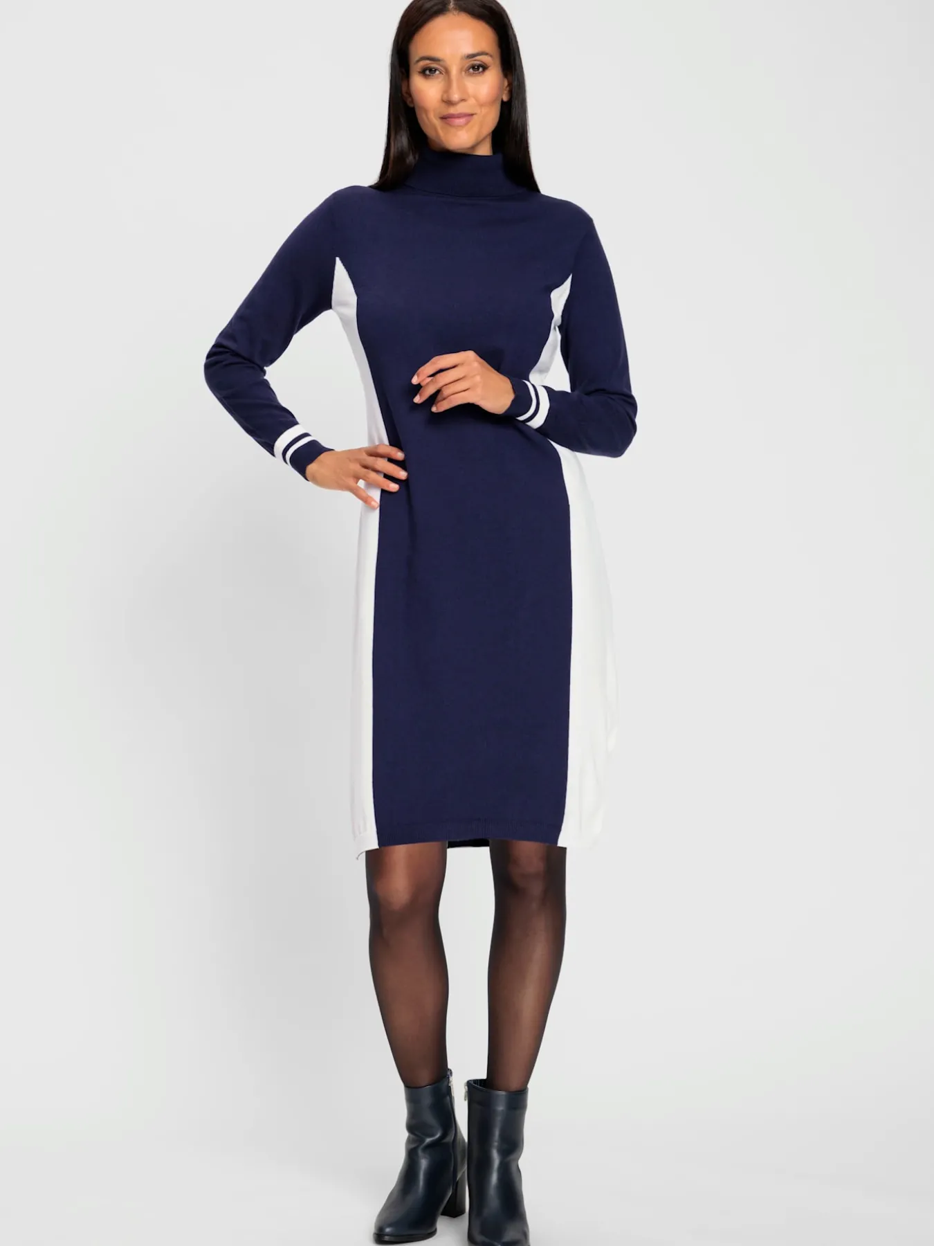 Robe en tricot jolis contrastes à effet affinant