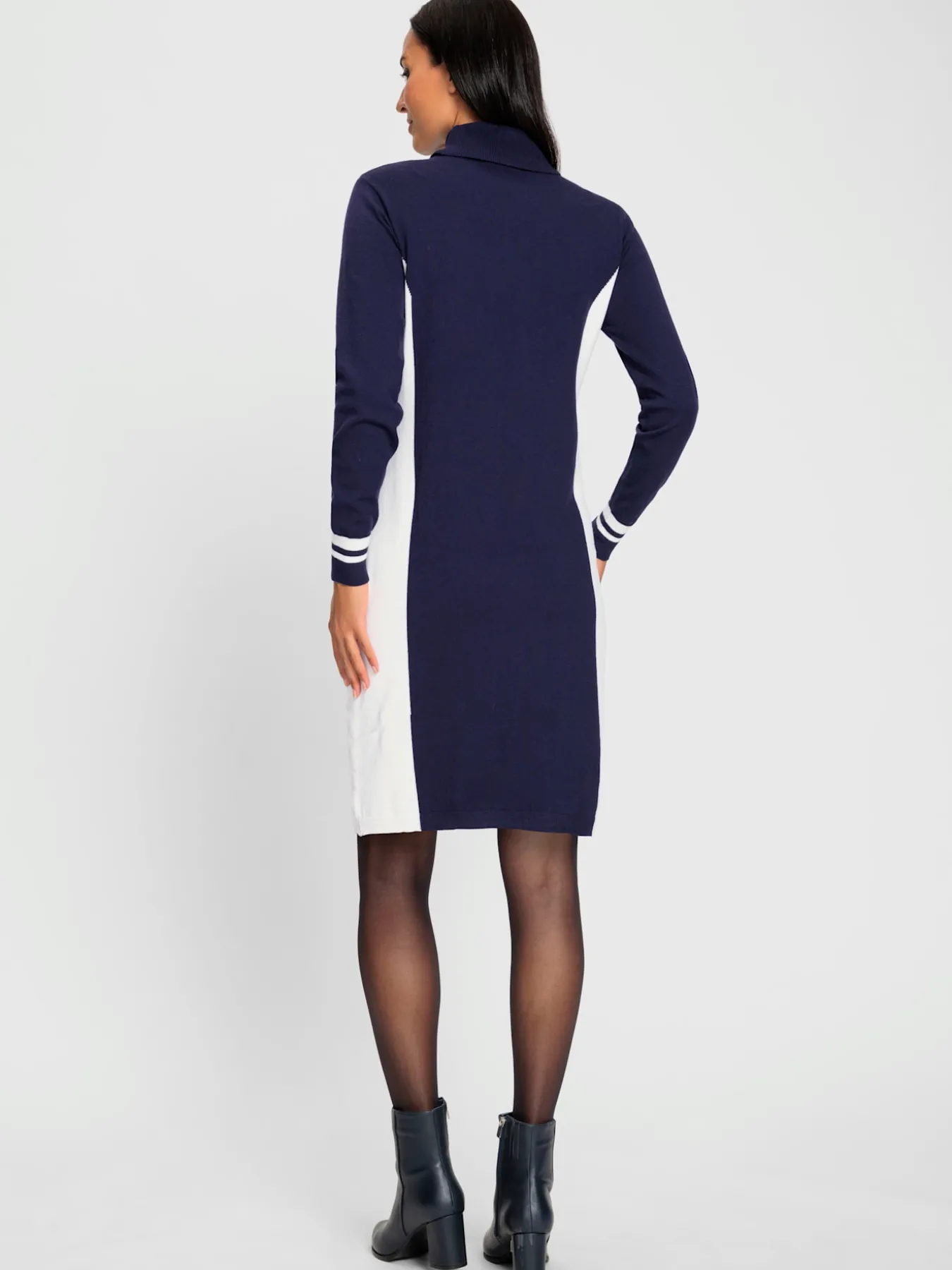 Robe en tricot jolis contrastes à effet affinant