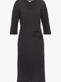 Robe en tricot robe longue côtelée avec encolure en v