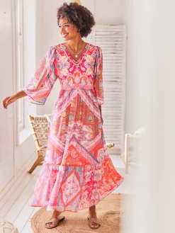 Robe imprimée superbes éléments décoratifs